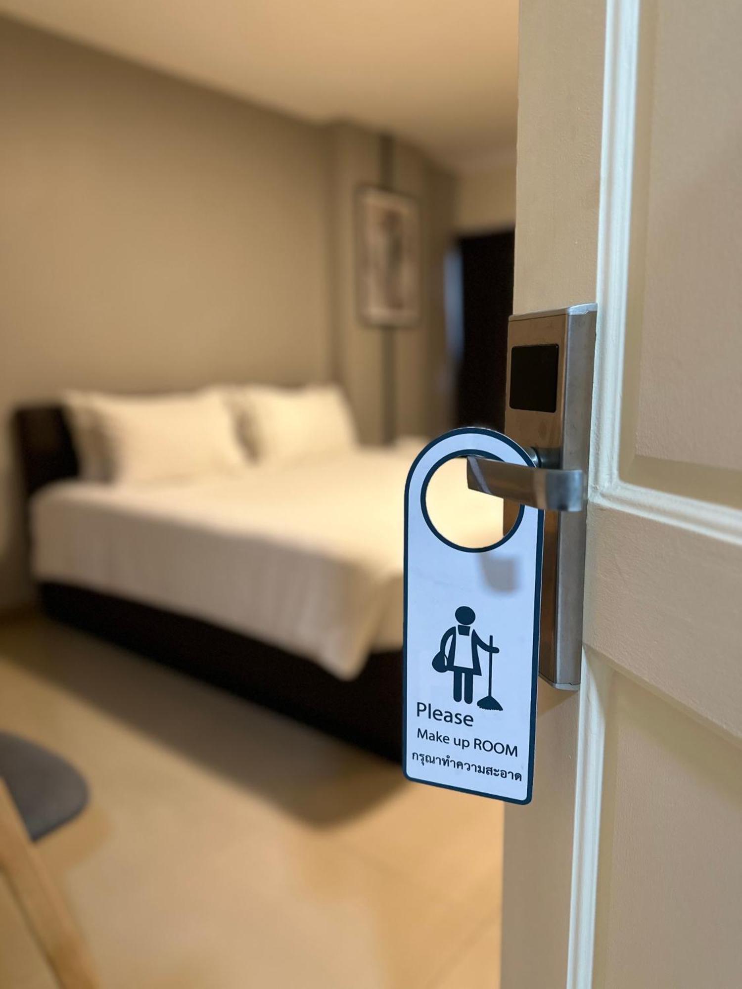 Ck2 Hotel Bangkok Exteriör bild