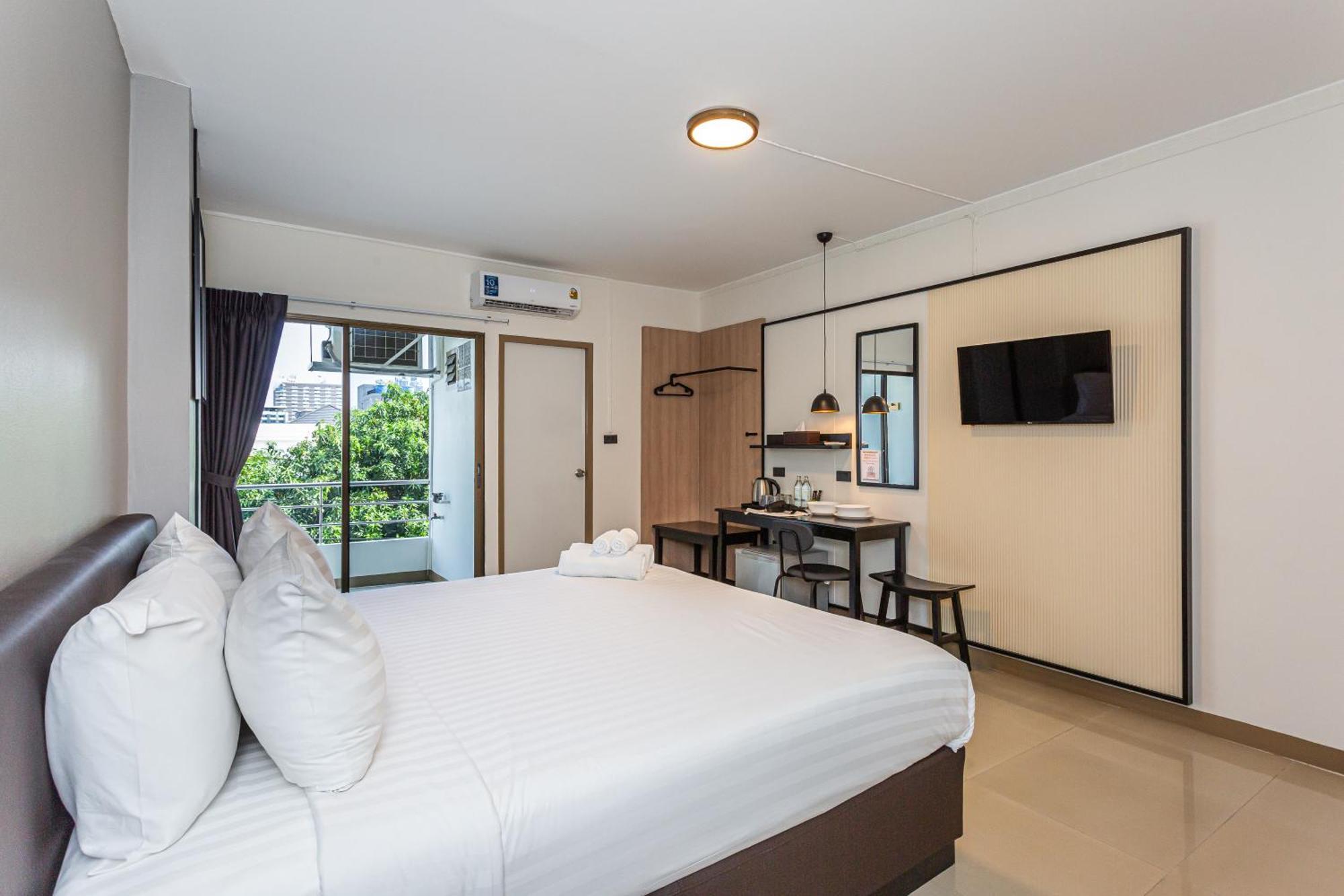 Ck2 Hotel Bangkok Exteriör bild