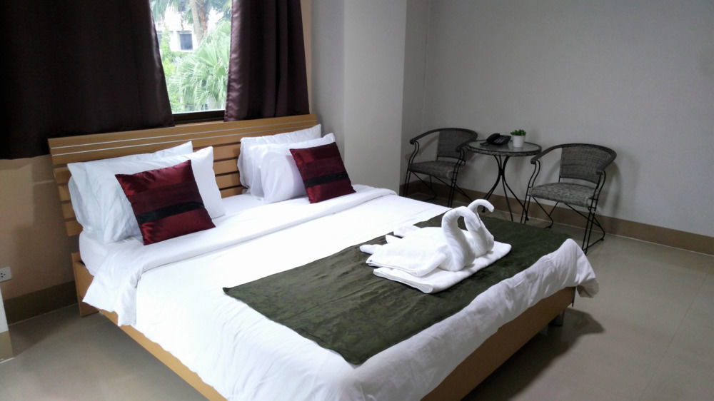 Ck2 Hotel Bangkok Exteriör bild