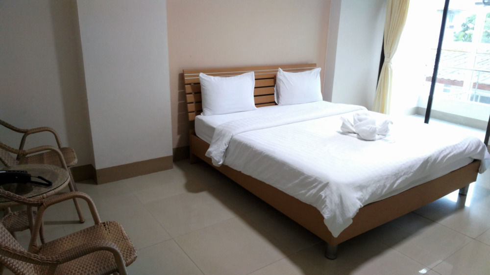 Ck2 Hotel Bangkok Exteriör bild
